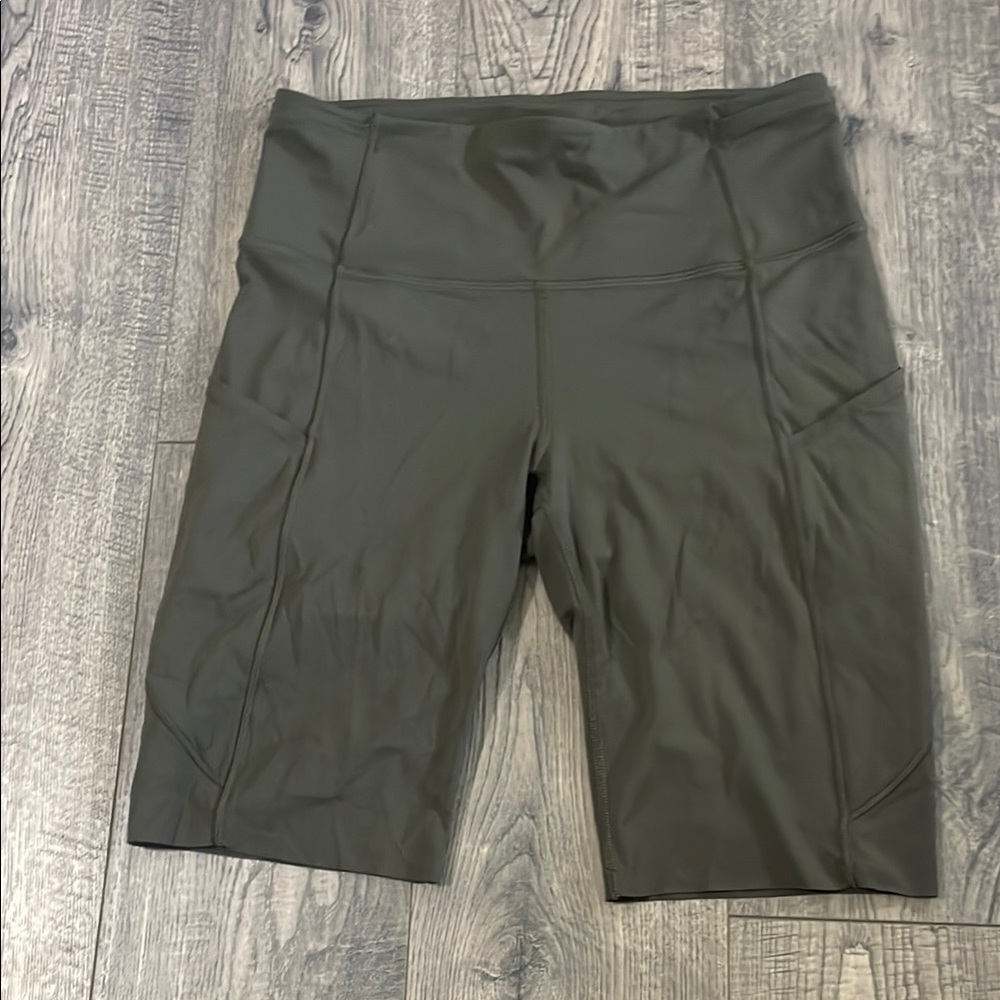 ❌SOLD❌ Lululemon biker shorts